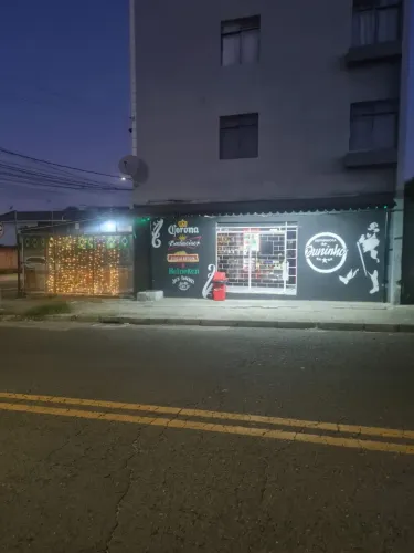 Imóvel comercial de esquina entre dois colégios