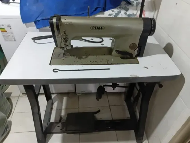 Maquina Reta Industrial Pfaff 