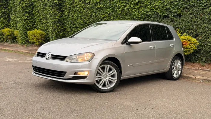 Volkswagen Golf Highline 1.4 TSI Total Flex Aut. 2016
