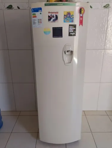 Geladeira Consul 239L com dispenser de água