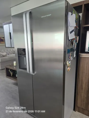 Geladeira Brastemp Side by Side Inox 560 L com Água e Gelo