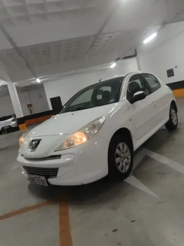 Peugeot 207 XR 1.4 Flex 8V 5P 2013