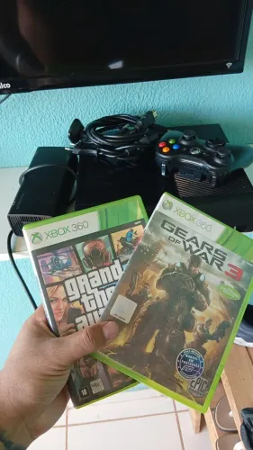 Xbox 360 bloqueado e dois jogos original GTA e GEARS OF WAR3 