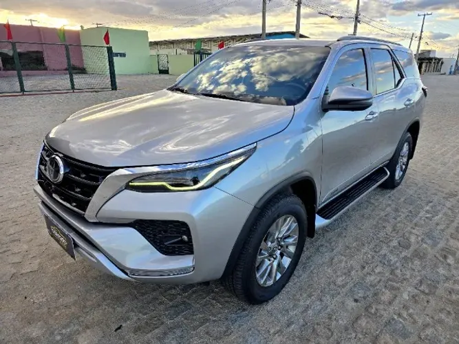 Toyota Hilux SW4 SRX 4X4 2.8 TDI 16V Dies. Aut. 2024