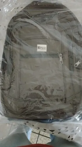 Mochila de couro sintético NUNCA USADA. Mochila Unissex Couro Gigante 60L Reforçada