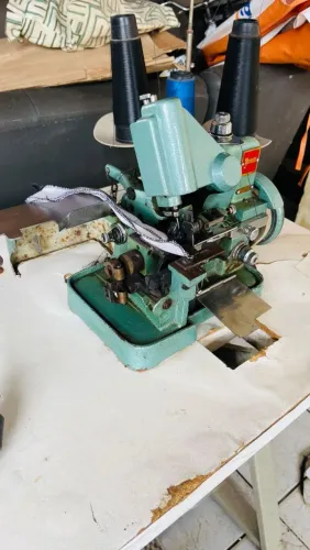 Máquina de costura Reta e Overlock