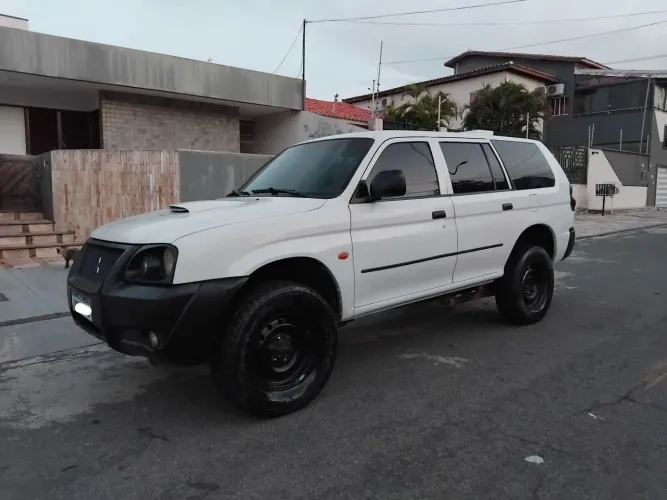 Mitsubishi Pajero Sport HPE 2.5 4X4 Diesel Mec. 2010