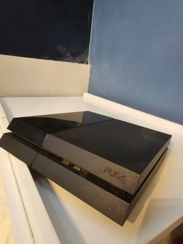 PS4 1TB + 3 Controles Originais + Jogos - Excelente Estado