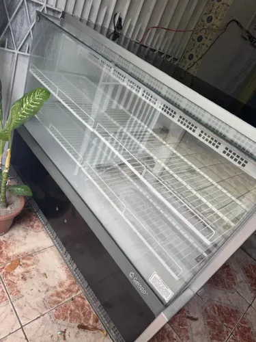 Expositora fria gelopar 1,40m 220v