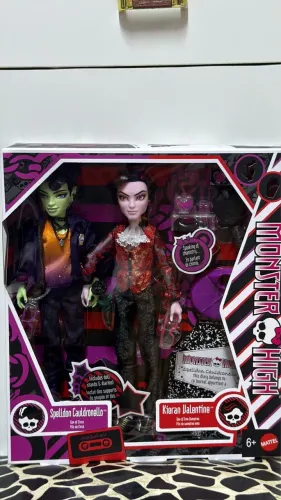 (Leia descrição) bonecos monster High kieran valentine spelldon caldronello pack collector