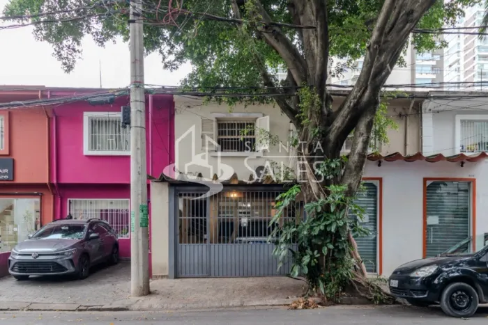 Imperdível oportunidade de adquirir casa na Vila Olímpia, São Paulo-SP: 2 quartos, 3 banhe