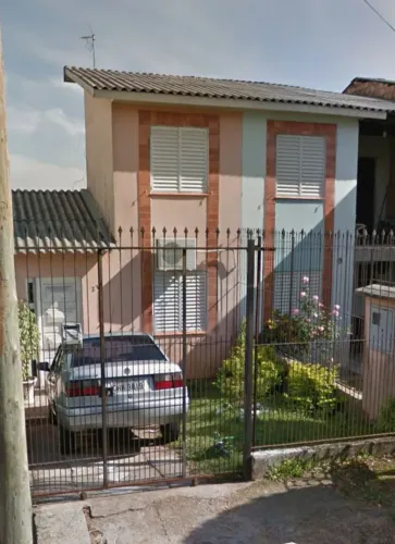 Vendo ou troco sobrado em Porto Alegre por imóvel no litoral Norte de Santa Catarina.