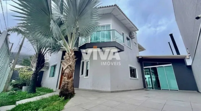 Casa com 3 dormitórios para alugar, 259 m² por R$ 14.155/mês - Ressacada - Itajaí/SC