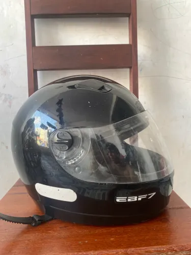Capacete usado