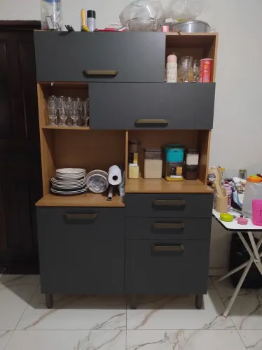 Armário de cozinha menos de 1 ano de uso R$ 800,00