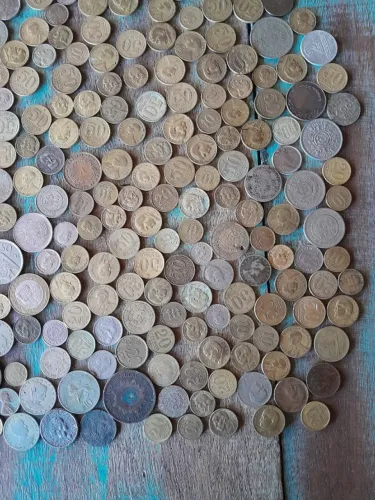 Coleção de moedas antigas - 268 peças
