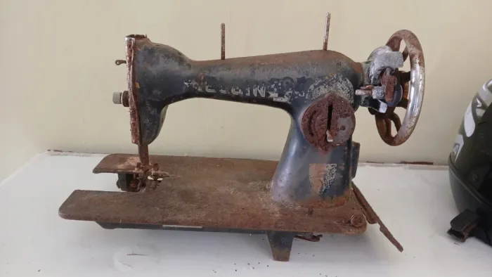 Máquina de Costura Elgin Antiga