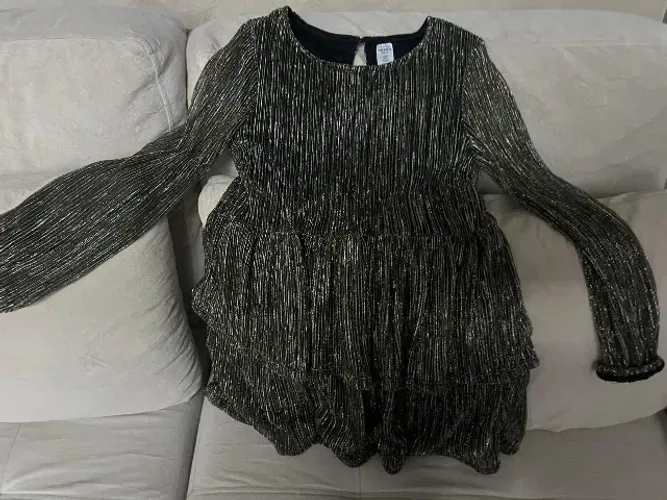 Vestido preto com brilho infantil