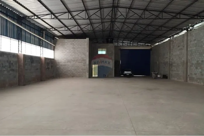 Galpão Industrial com 595m² para alugar por R$15.000,00/mês-Guaxinduva-Bom Jesus dos Perdõ
