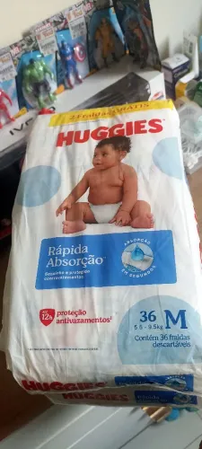 Vende - se fralda Huggies M 