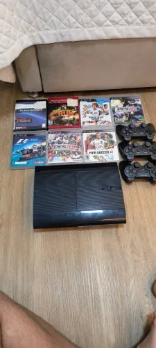 PS3 Super Slim - Desbloqueado (Preço negociável)