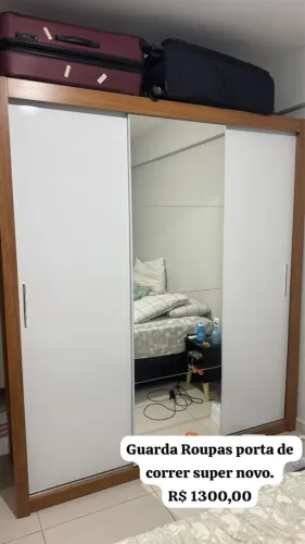 Guarda Roupa com porta de correr - 6 meses de uso