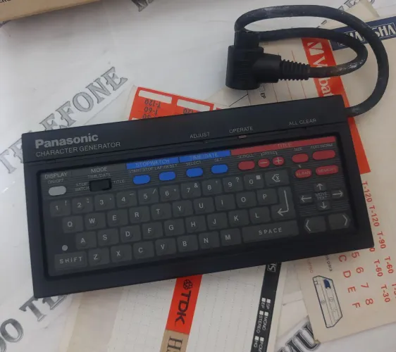Antigo gerador de caracteres Panasonic pv-g22m na caixa 1977