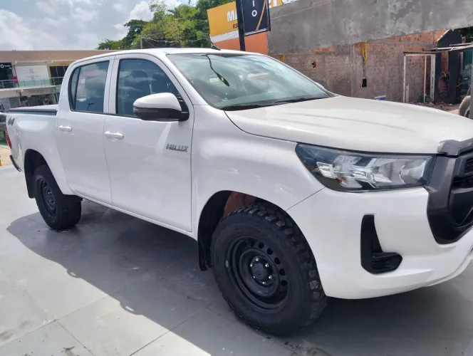 Toyota Hilux CD 4X4 2.8 Diesel Mec. 2023