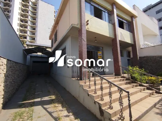 Casa à venda, 4 quartos, 3 vagas, Centro - Divinopolis/MG