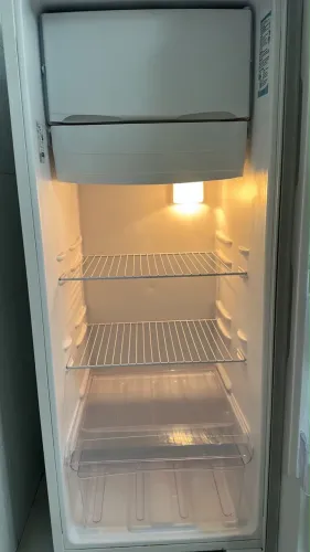 Geladeira Eletrolux 1 ano e 7 meses de uso