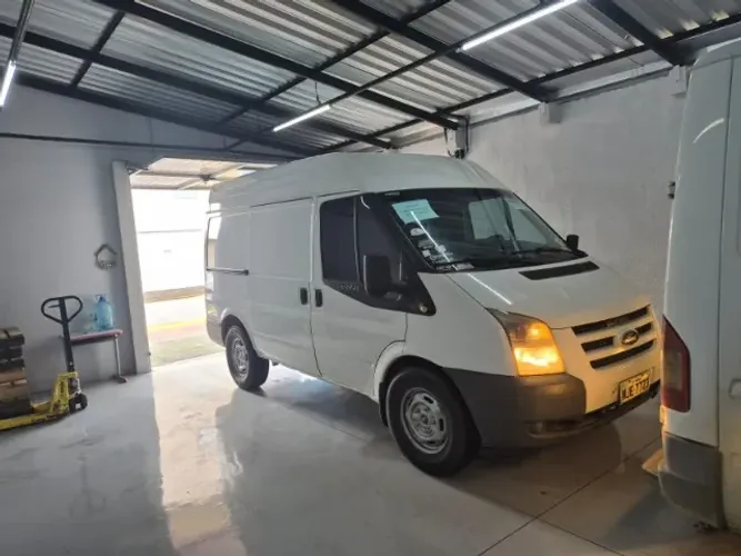 Ford Transit Furgão 3330 2.4 Tdci Curto Dies. 2011