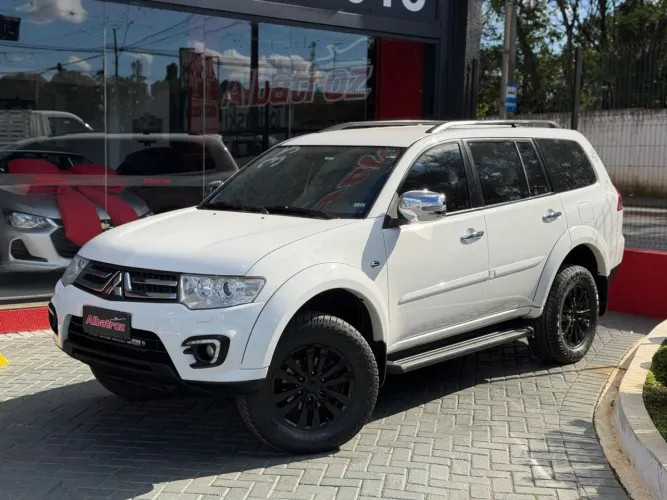 Mitsubishi Pajero HPE Full 3.2 4X4 T.i.dies. 5P AUT 2015