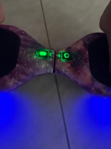 Hoverboard Elétrico com Luzes LED bateria nova. Acompanha carregador.