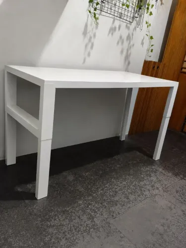 Mesa básica branca grande