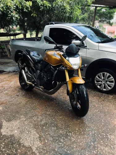 Vendo ou troco por carro Hornet