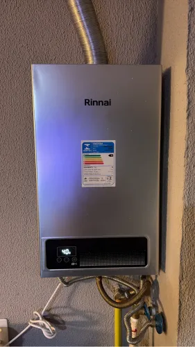 Aquecedor a gás  rinnai 15 L cinza 