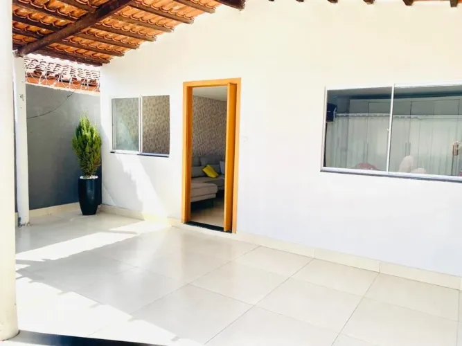 Alugo casa com excelente localização setor vila rosa Goiânia