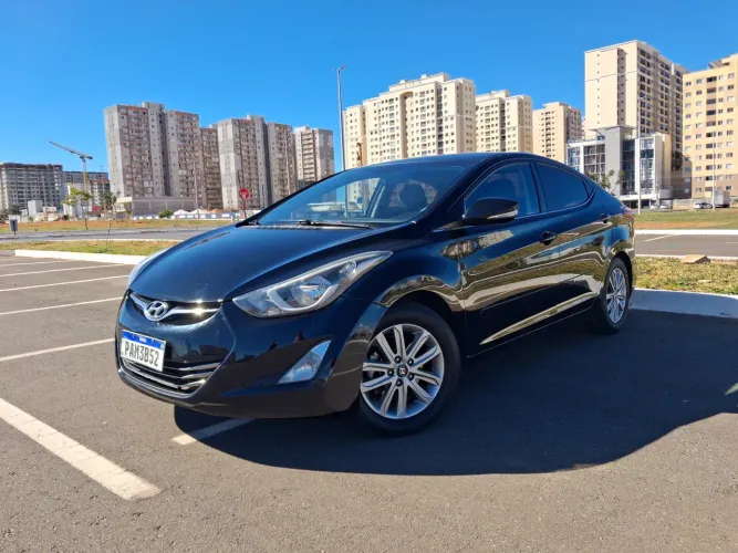 Hyundai Elantra GLS 2.0 16V Flex Aut. 2015