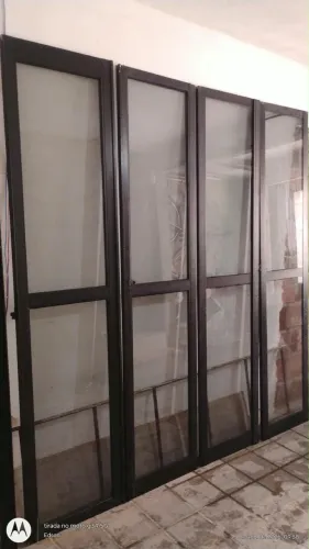 Porta de alumínio prêmio 2.02x2.2