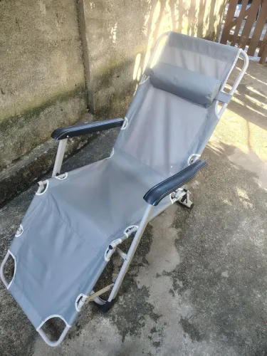 Cadeira de praia de Rico, só foi usada uma única vez.