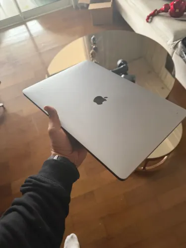 MacBook Pro 16 Touchbar 2019 i7 16gb 512gb radeon 4gb vídeo avalio trocas 