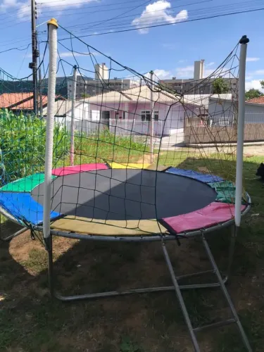 Alugo cama elástica e piscina de bolinhas