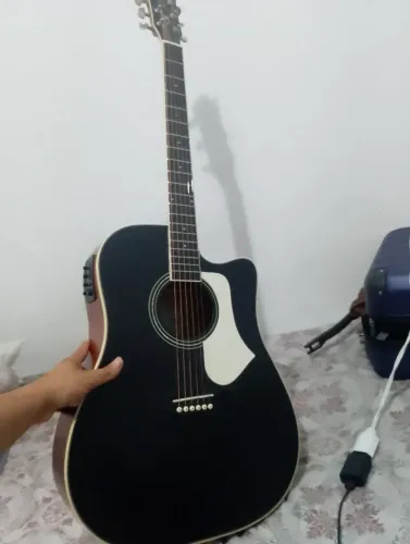Vendo violão perfeitas condições 