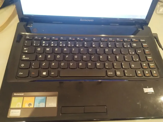 Notebook Lenovo Ideal para Estudos, Tarefas Escolares e Pesquisas
