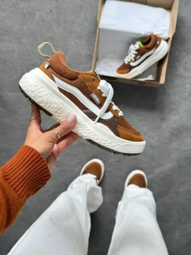 Vans Ultrarange Neo Camurça Sintético Feminino Premium Cor: Caramelo - Disponível 34 AO 39