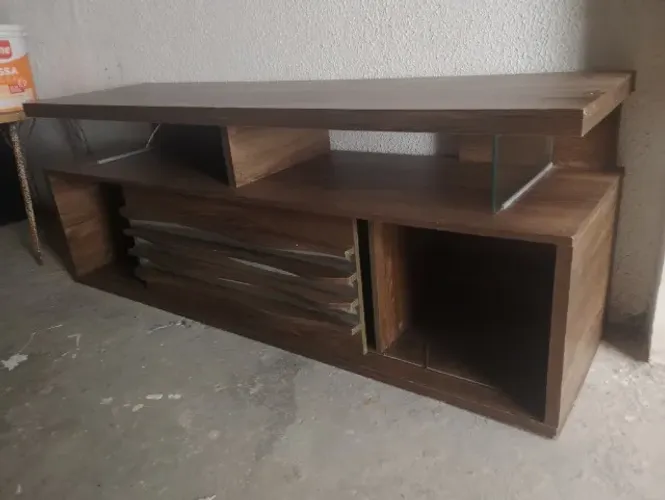 RACK DE SALA CONSERVADO/RESISTENTE