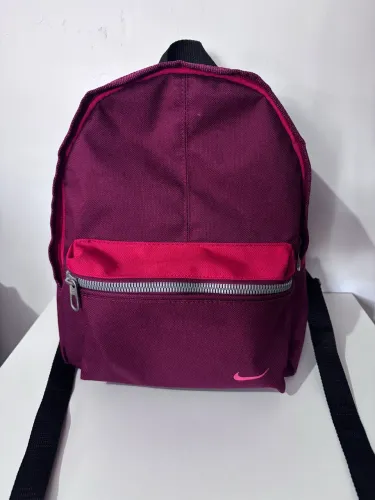Mochila Nike pequena 