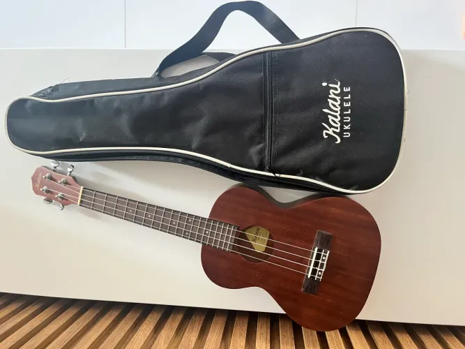 Ukulele Kalani Kal200TT semi-novo