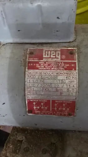 Motor de indução monofasico WEG 11/2 cv