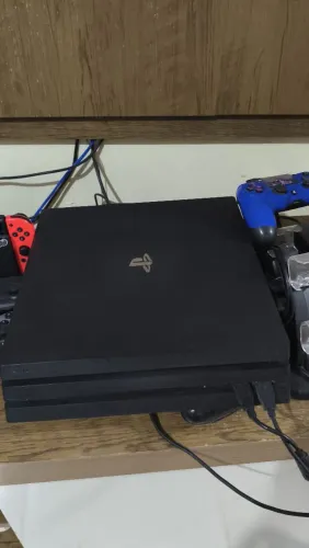 PS4 pro versão 2 teras de HD 